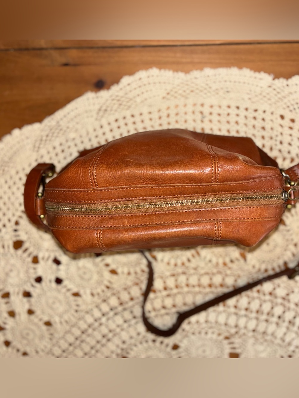 Madewell Glasgow Cognac Leather Crossbody Doctor's Bag - Picture 13 of 16
